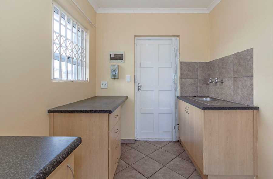 To Let 2 Bedroom Property for Rent in The Connifers Western Cape